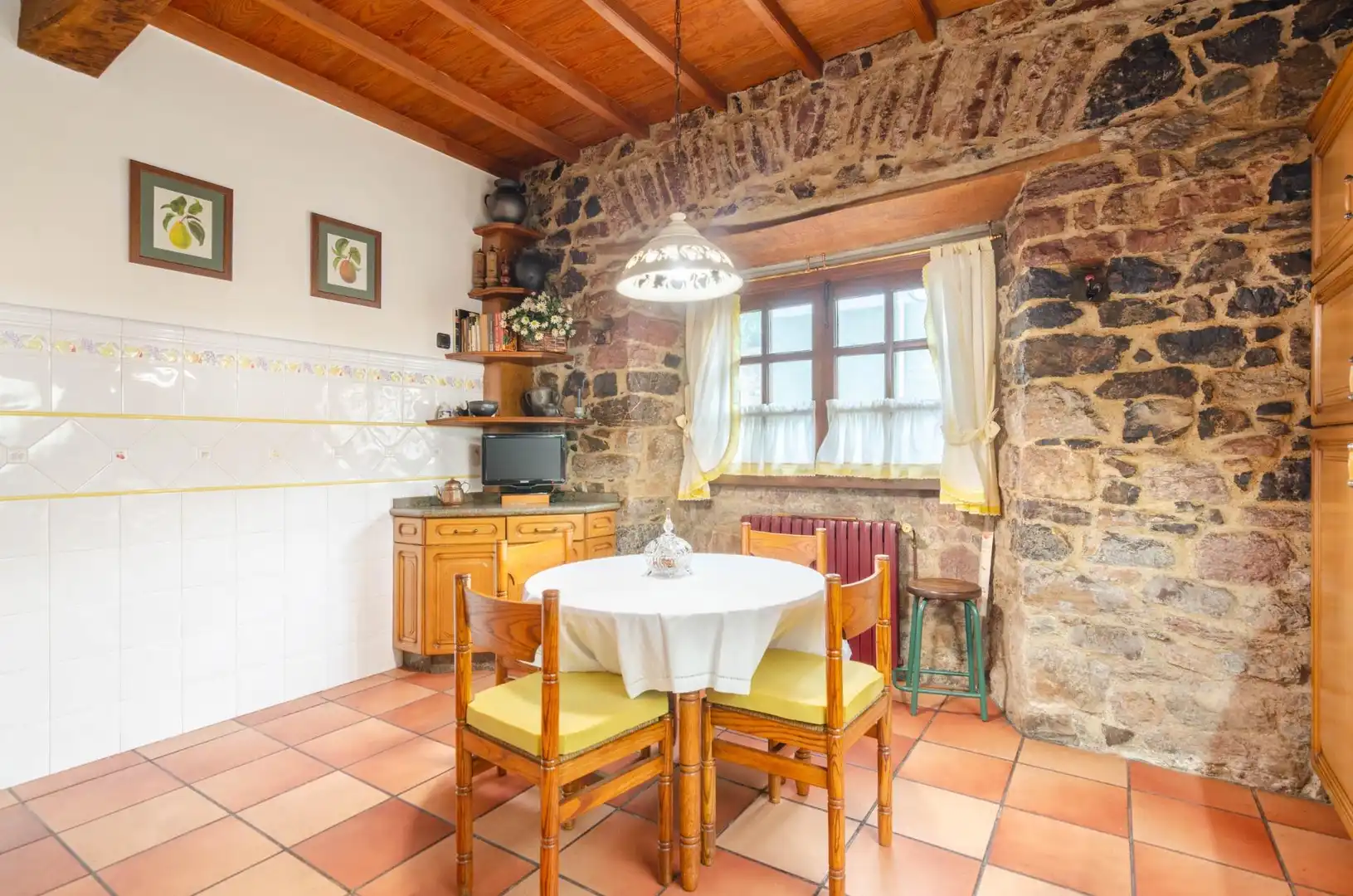 Cocina de Casa o chalet en venta en Avilés con Calefacción, Jardín privado y Terraza