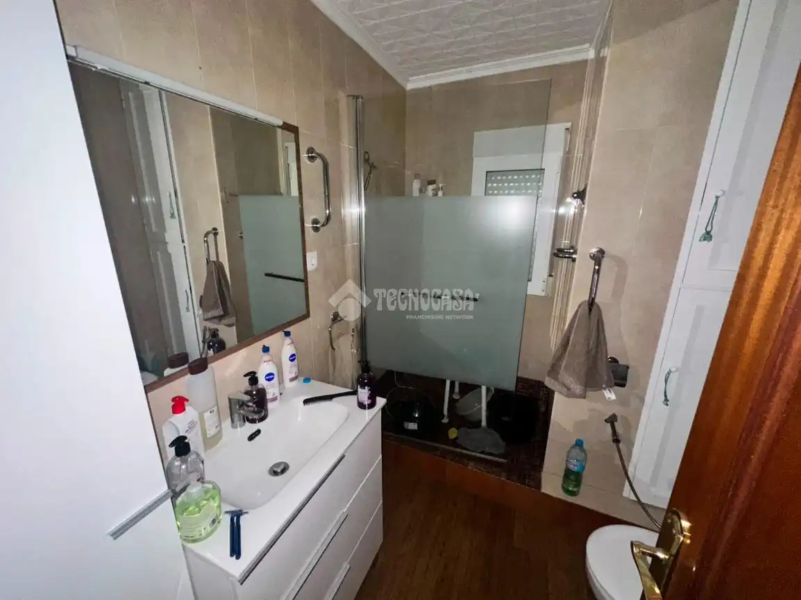 Baño de Piso en venta en Paterna con Aire acondicionado y Balcón