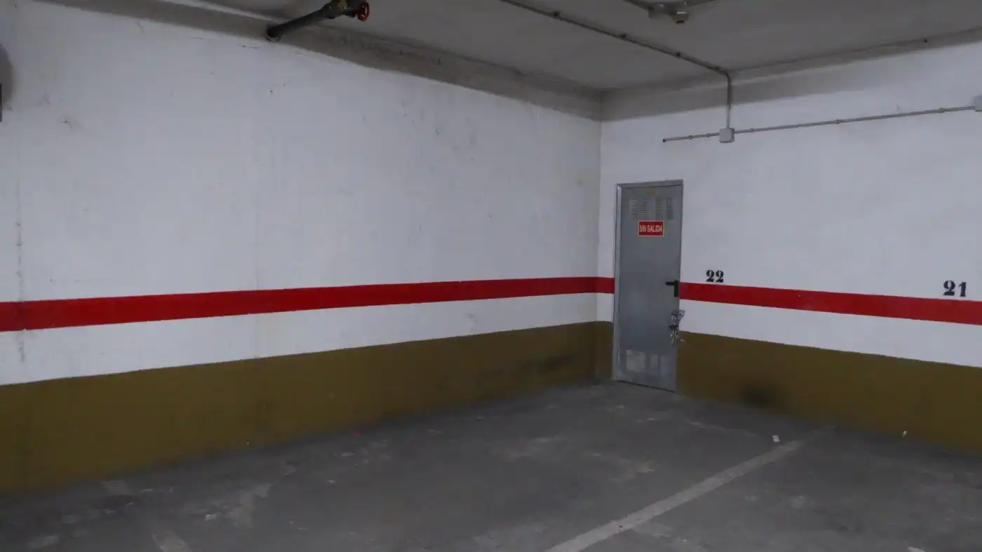 Aparcament de Pis en venda en Paterna amb Parquet, Traster i Balcó