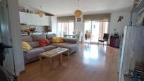 Sala d'estar de Pis en venda en Calafell amb Calefacció, Jardí privat i Parquet