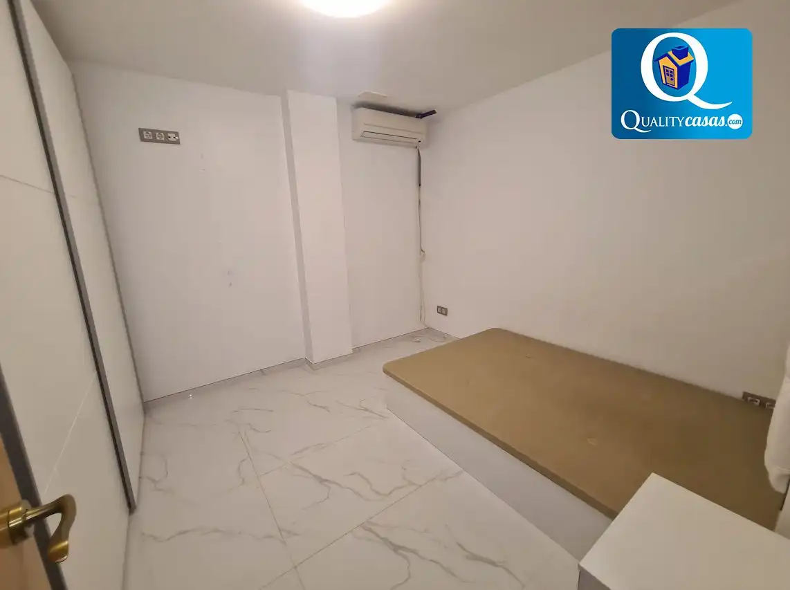 Dormitori de Casa adosada en venda en Sant Joan d'Alacant amb Aire condicionat, Terrassa i Traster