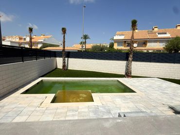 Chalet con piscina en venta en Calle Fuente del Realet