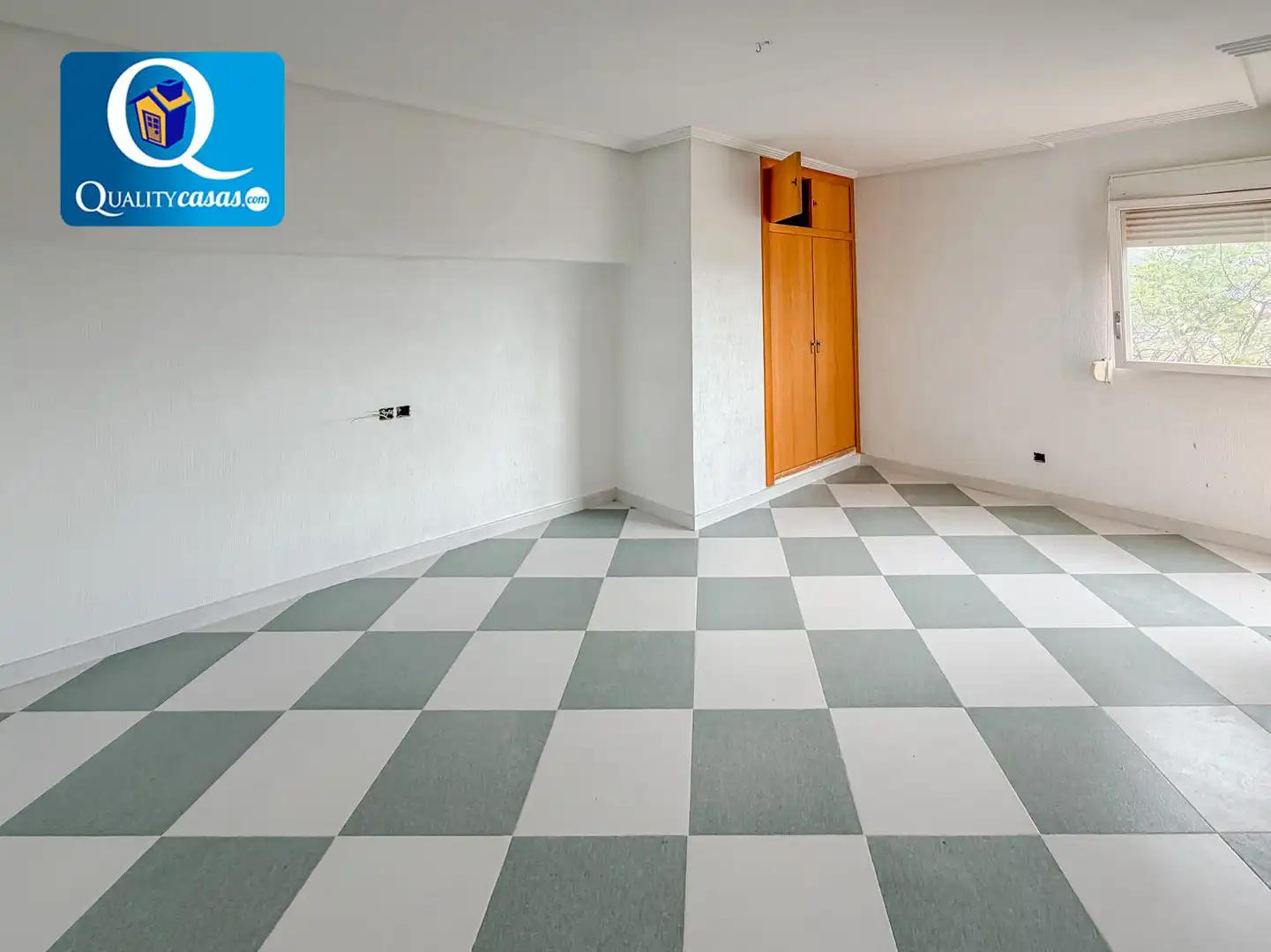 Vista exterior de Casa o xalet en venda en Mutxamel amb Terrassa, Traster i Piscina