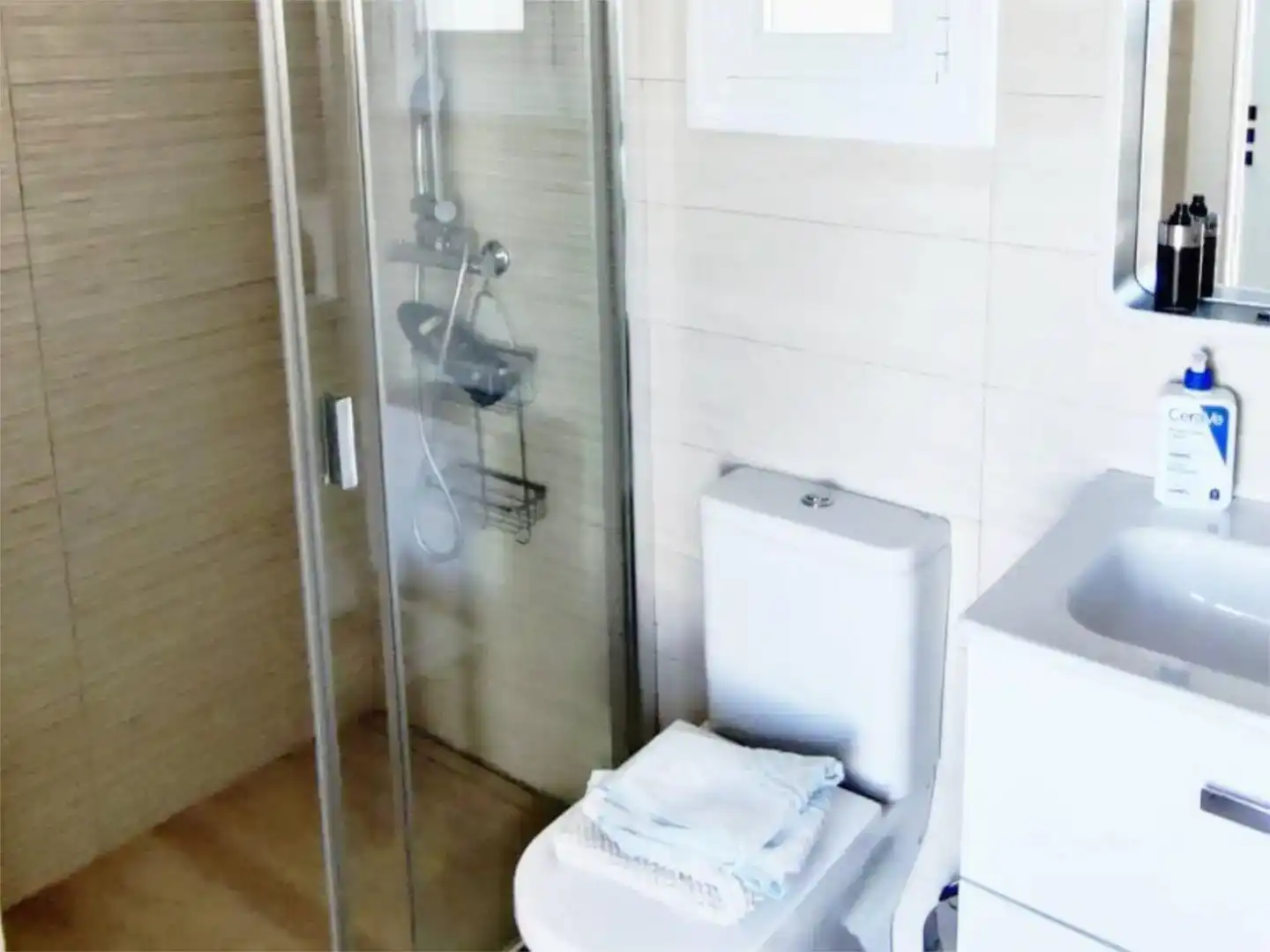 Baño de Piso en venta en Roquetas de Mar con Amueblado