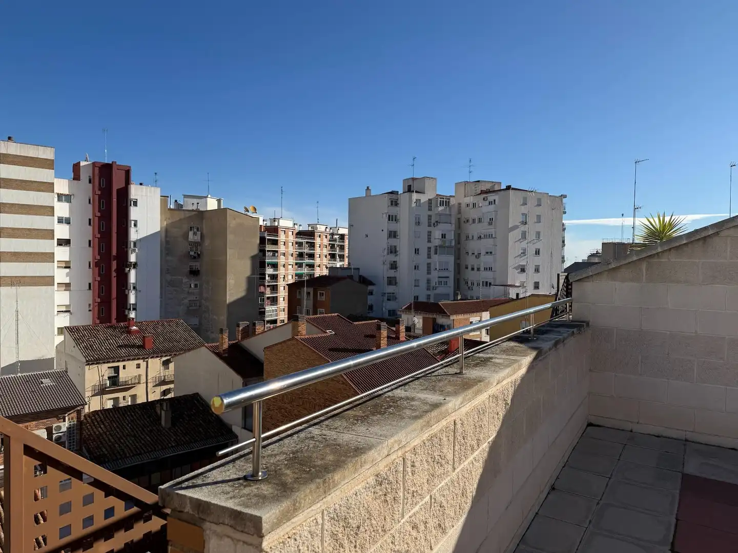 Außenansicht von Dachboden zum Verkauf in Zaragoza mit Heizung, Parkett und Terrasse