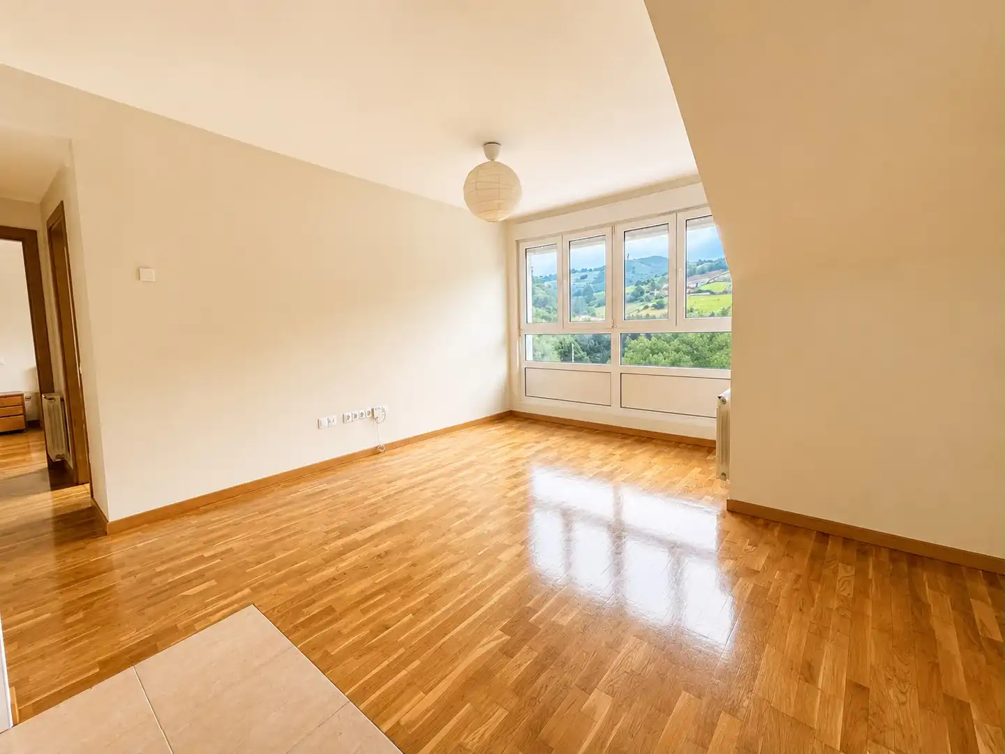 Sala d'estar de Àtic en venda en Valdés - Luarca amb Calefacció, Parquet i Moblat