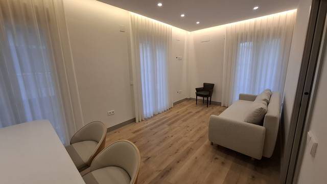 Apartamento en Alquiler en Calle Barroso en Ensanche Centro - Puerto