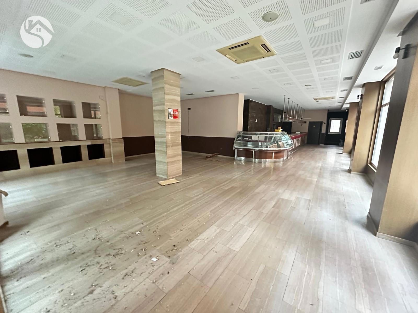 Premises for sale in Cuenca Capital  with Air Conditioner