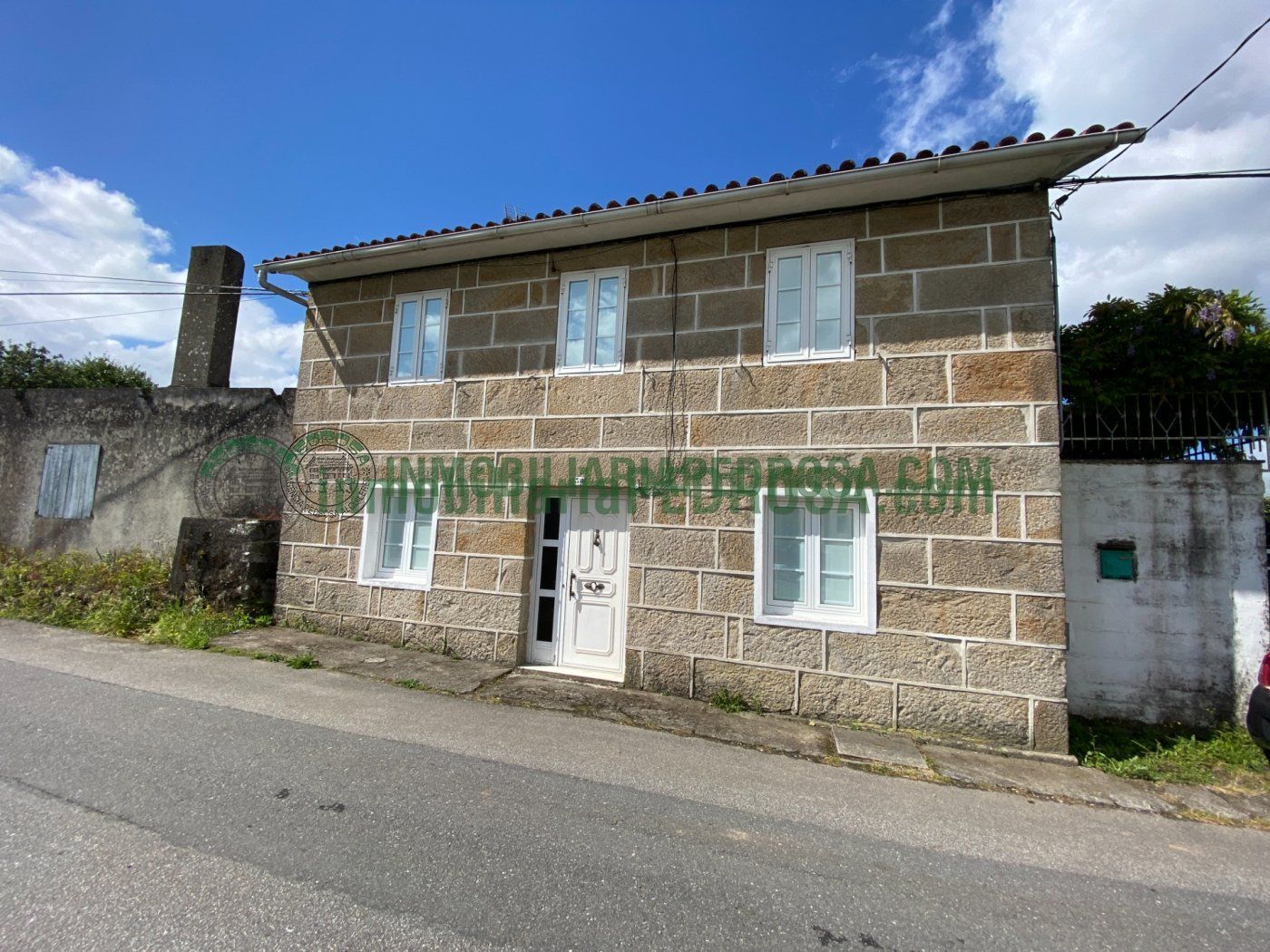 Vista exterior de Finca rústica en venda en Poio amb Jardí privat