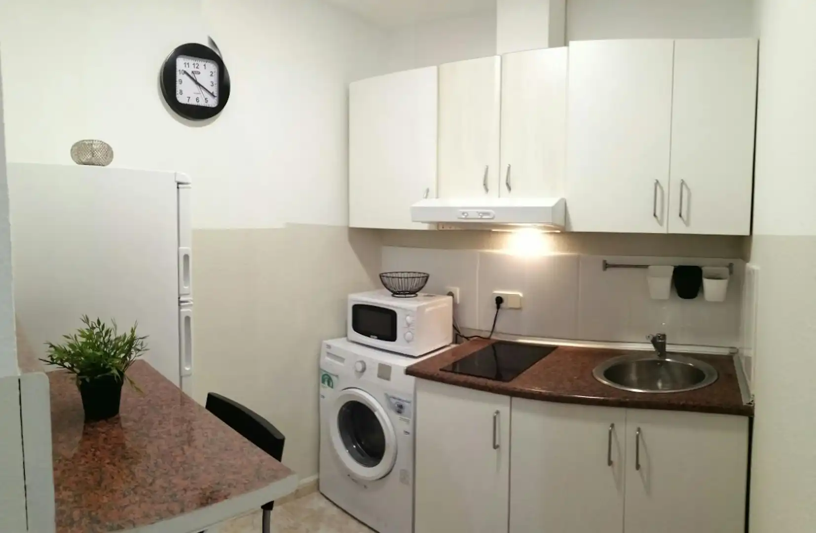 Küche von Wohnung zur untervermieten in Barcelona mit Waschmaschine