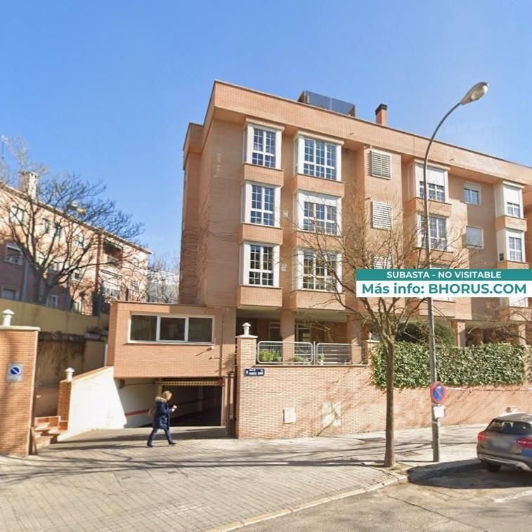 Vista exterior de Pis en venda en  Madrid Capital amb Jardí privat i Piscina