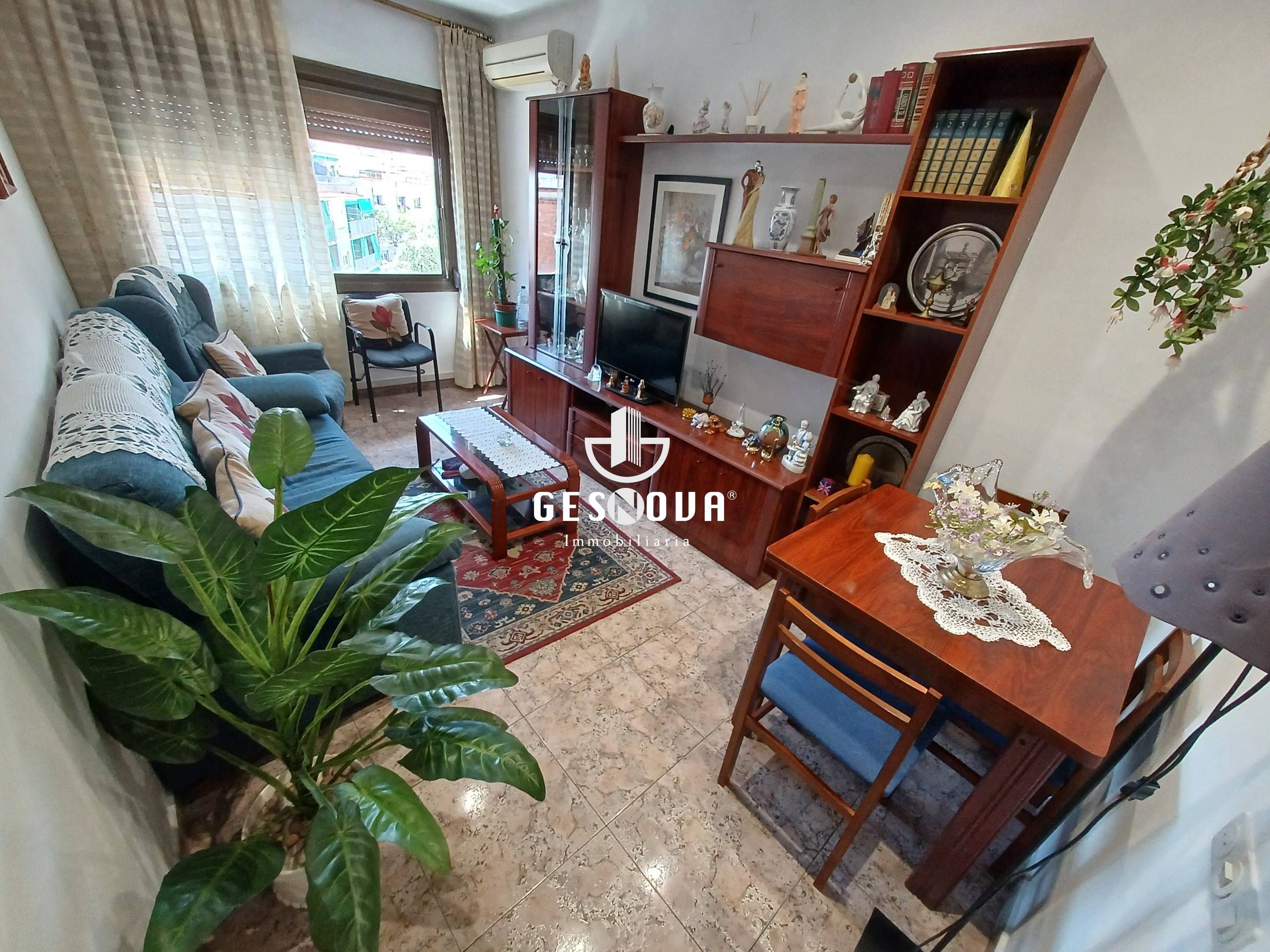 Habitación de Piso en venta en L'Hospitalet de Llobregat con Aire acondicionado