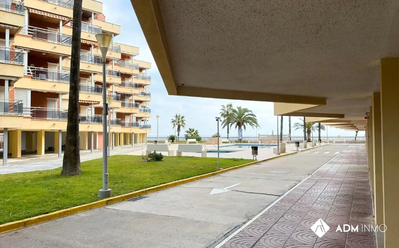 Vista exterior de Pis en venda en Cambrils amb Aire condicionat, Calefacció i Terrassa