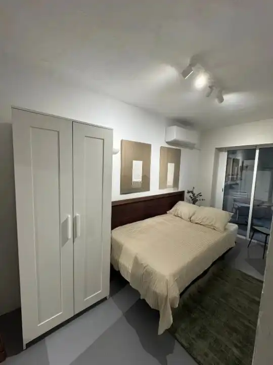 Schlafzimmer von Wohnung zur Miete in Valencia mit Klimaanlage, Heizung und Privatgarten