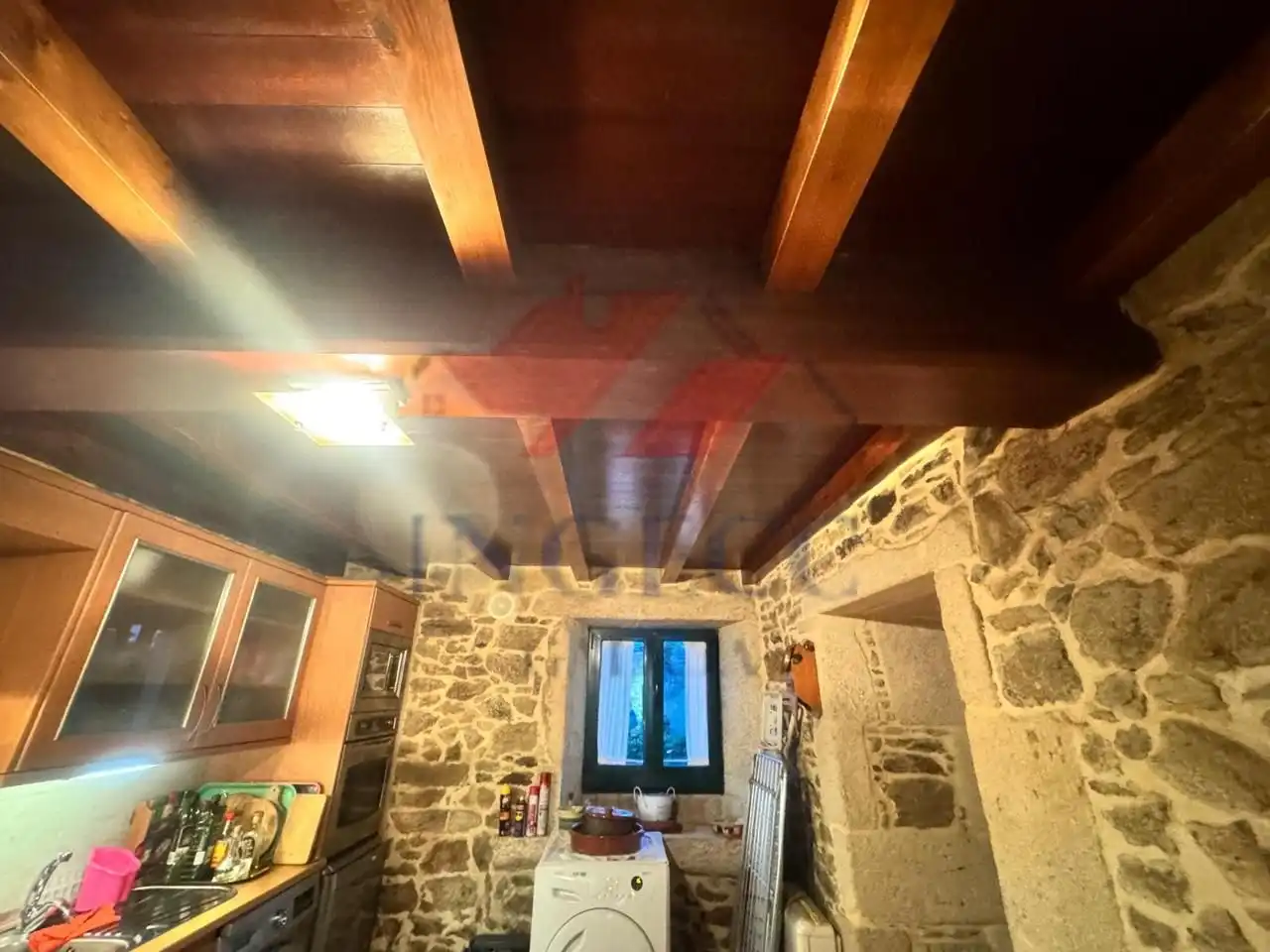 Casa rústica amb terrassa en venda a Leduzo, imagen 40
