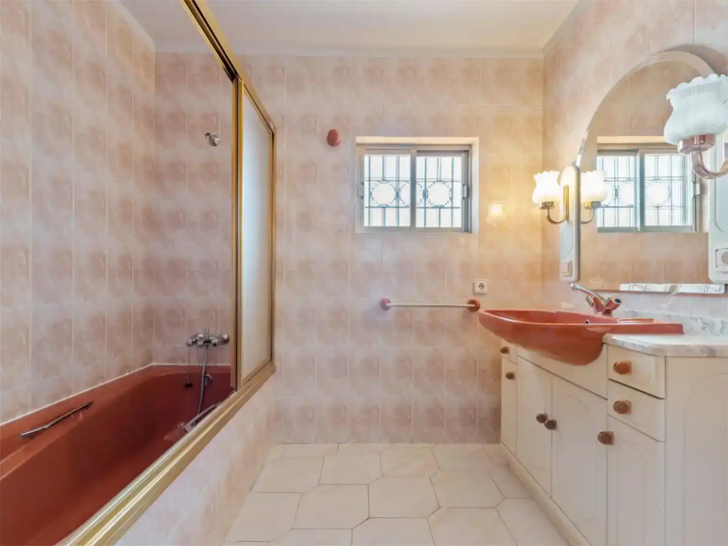 Baño de Piso en venta en Alcalá de Henares con Jardín privado, Trastero y Piscina
