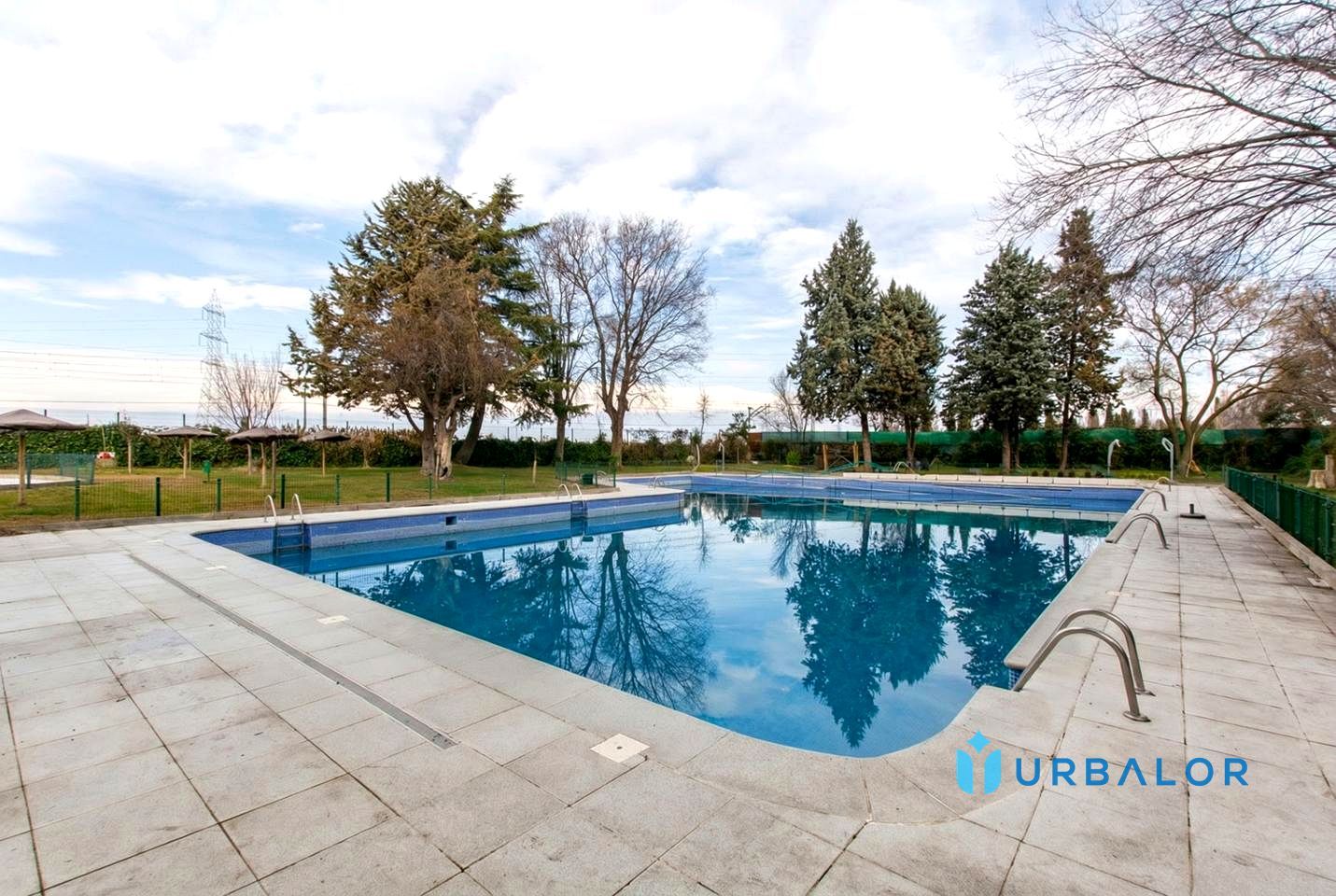 Swimming pool of Flat for sale in Humanes de Madrid  with Air Conditioner, Heating and Parquet flooring