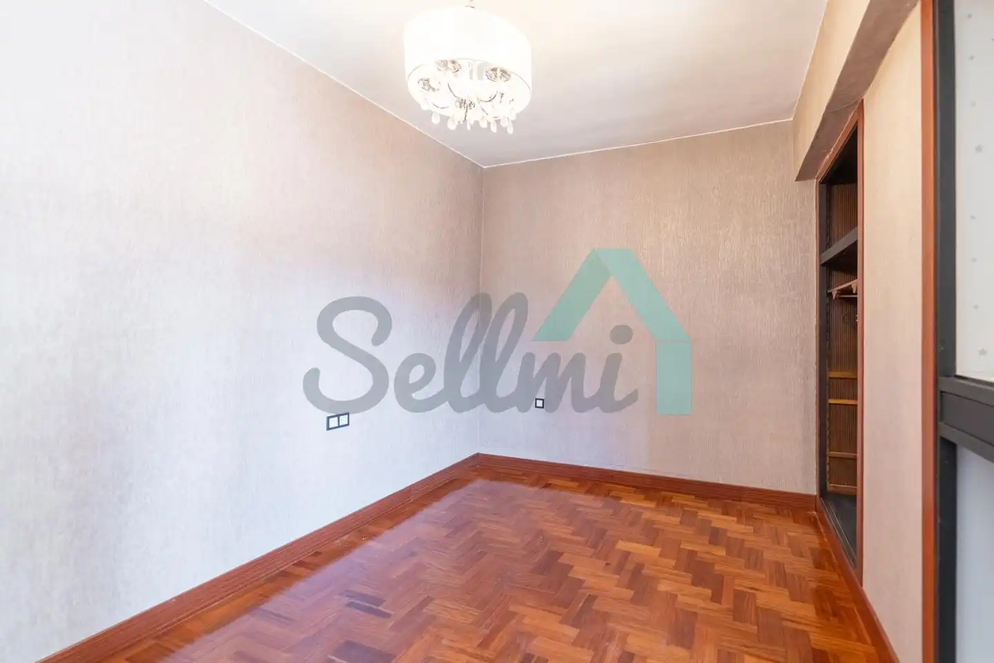 Habitación de Piso en venta en Oviedo  con Calefacción, Parquet y Terraza