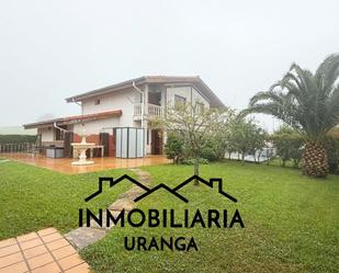 Vista exterior de Casa o xalet en venda en Limpias amb Calefacció, Jardí privat i Terrassa