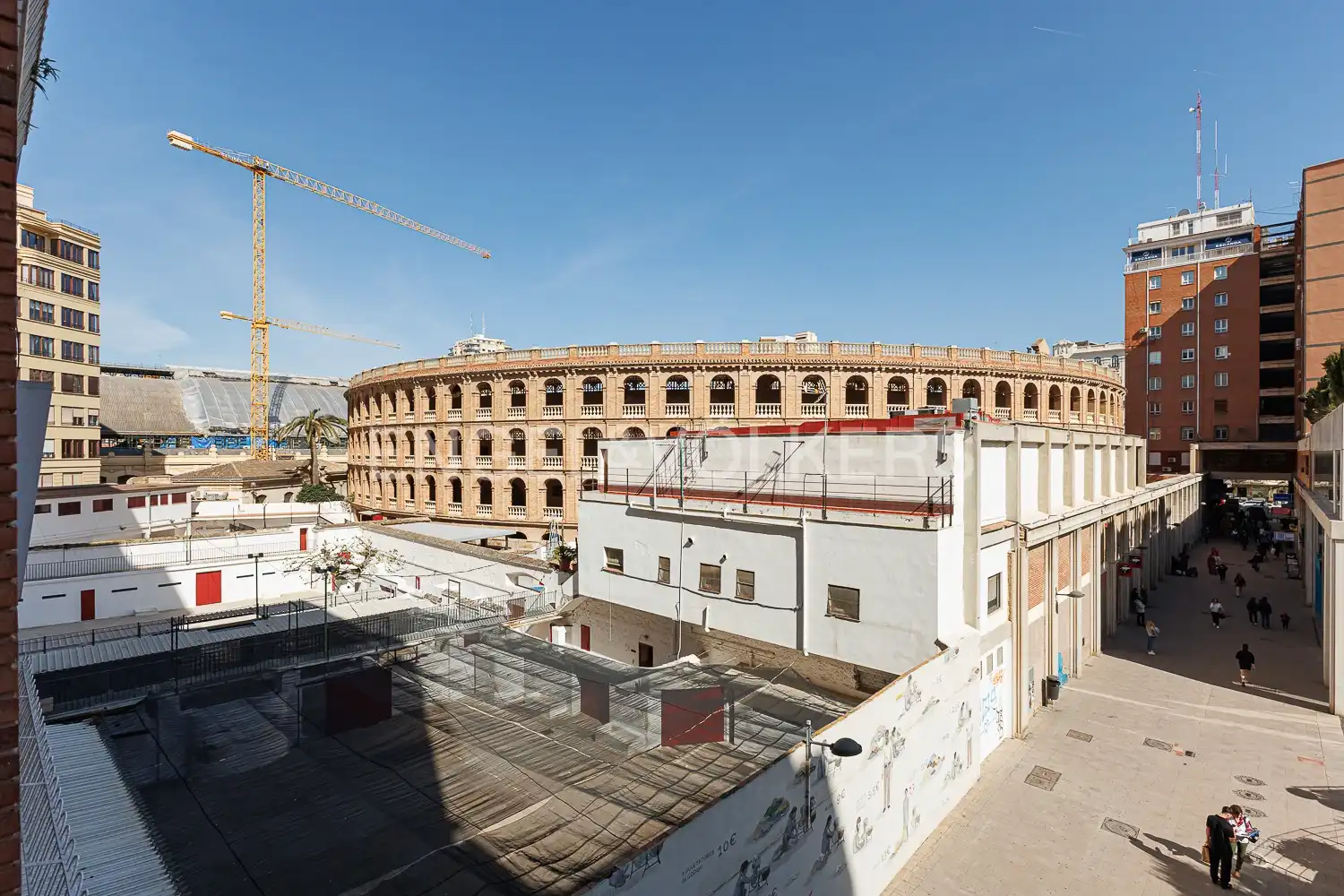 Außenansicht von Wohnung zur Miete in Valencia mit Klimaanlage, Heizung und Terrasse