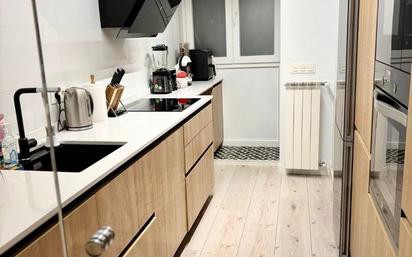 Cuina de Apartament en venda en León Capital  amb Calefacció i Parquet