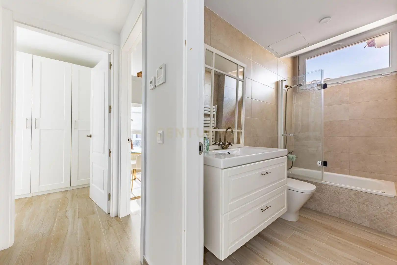 Bathroom of Houses for sale in Torrelavit