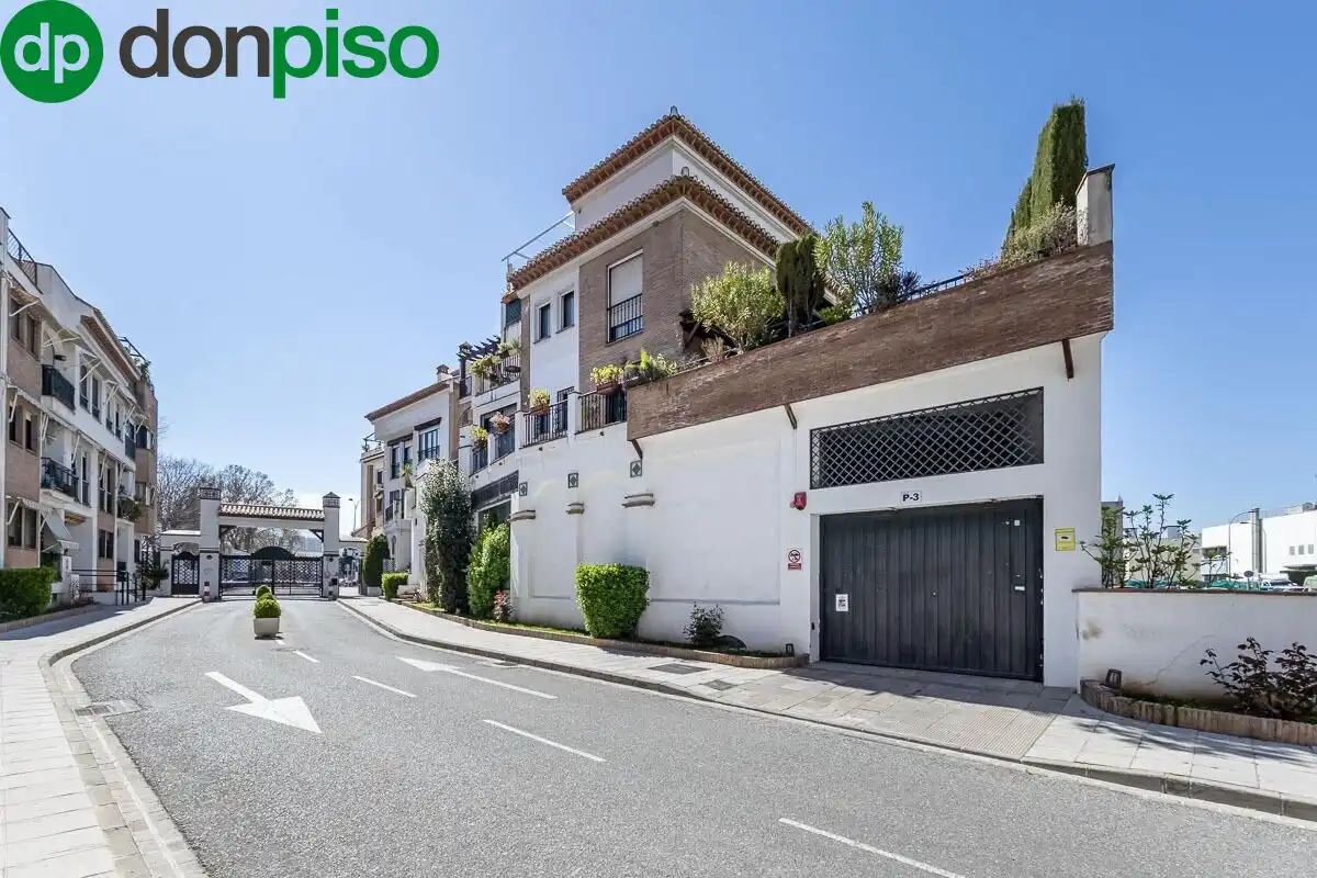 Außenansicht von Garage zum Verkauf in Armilla
