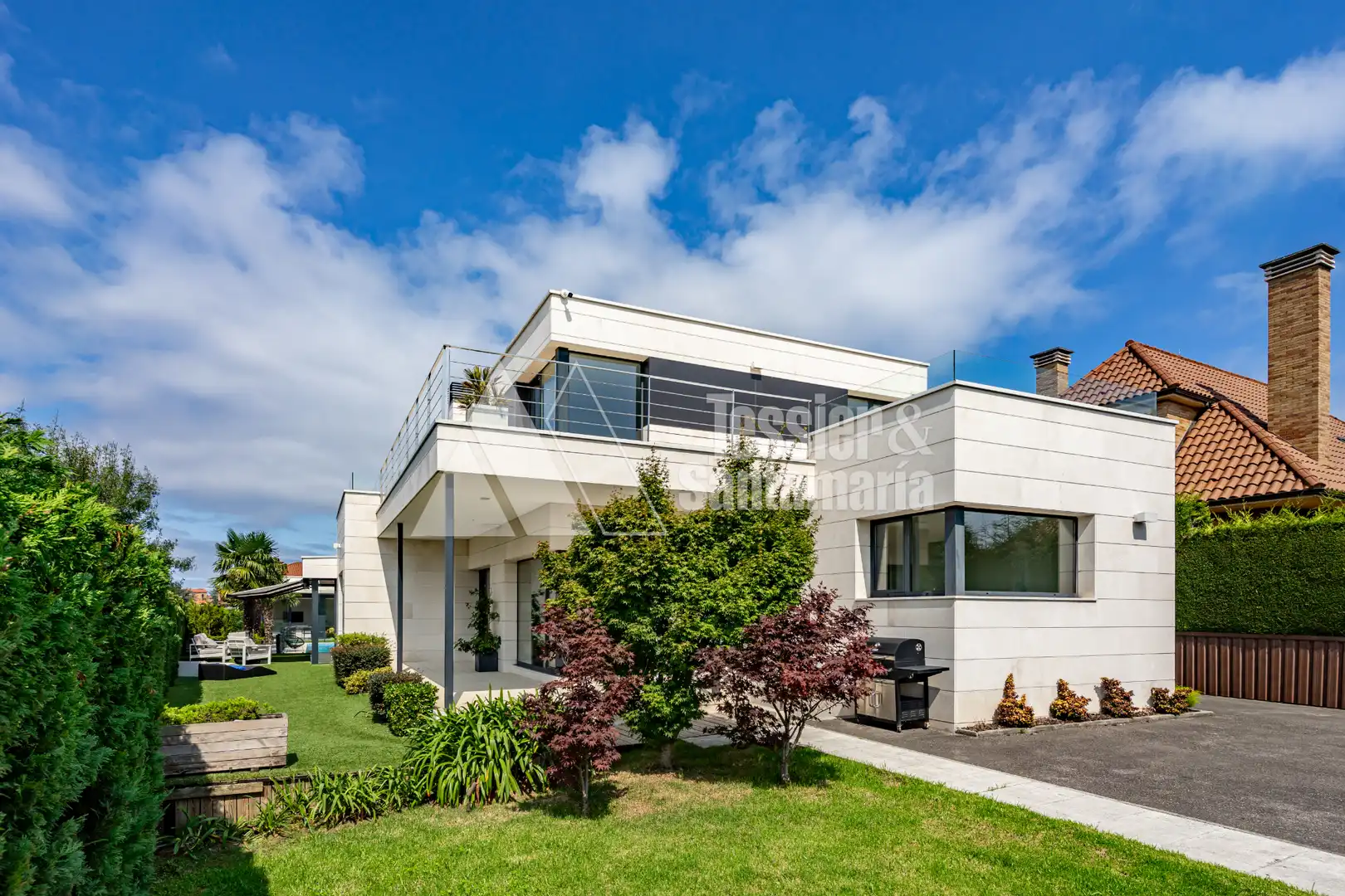 Vista exterior de Casa o chalet en venta en Gijón  con Calefacción, Jardín privado y Terraza