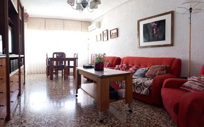 Living room of Flat for sale in  Albacete Capital  with Air Conditioner, Heating and Balcony