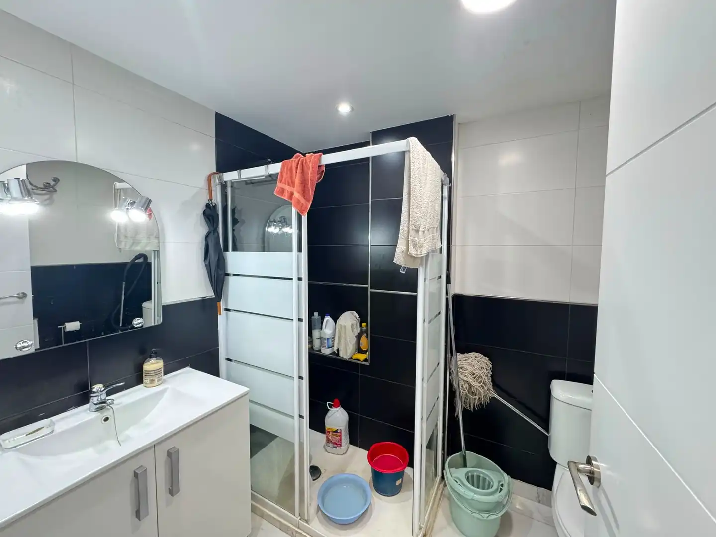 Baño de Estudio en venta en Vélez-Málaga con Aire acondicionado, Terraza y Piscina comunitaria