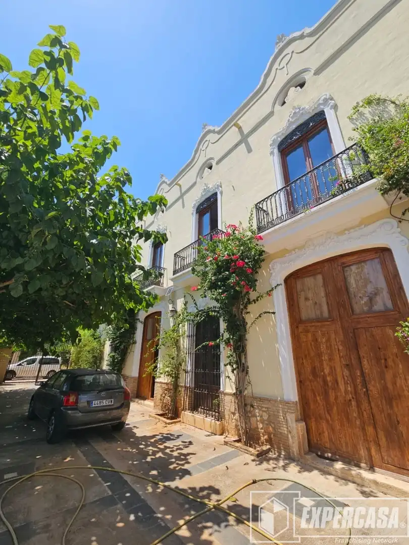 Vista exterior de Finca rústica en venda en L'Eliana amb Aire condicionat, Calefacció i Terrassa