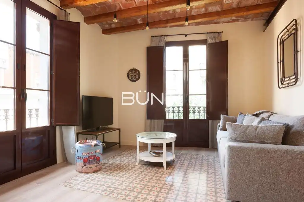 Living room of Flat for rent in Barcelona  with Air Conditioner, Heating and Parquet flooring