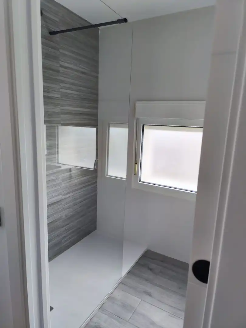 Bathroom of Flat for share in Villaviciosa de Odón  with Air Conditioner, Heating and Furnished