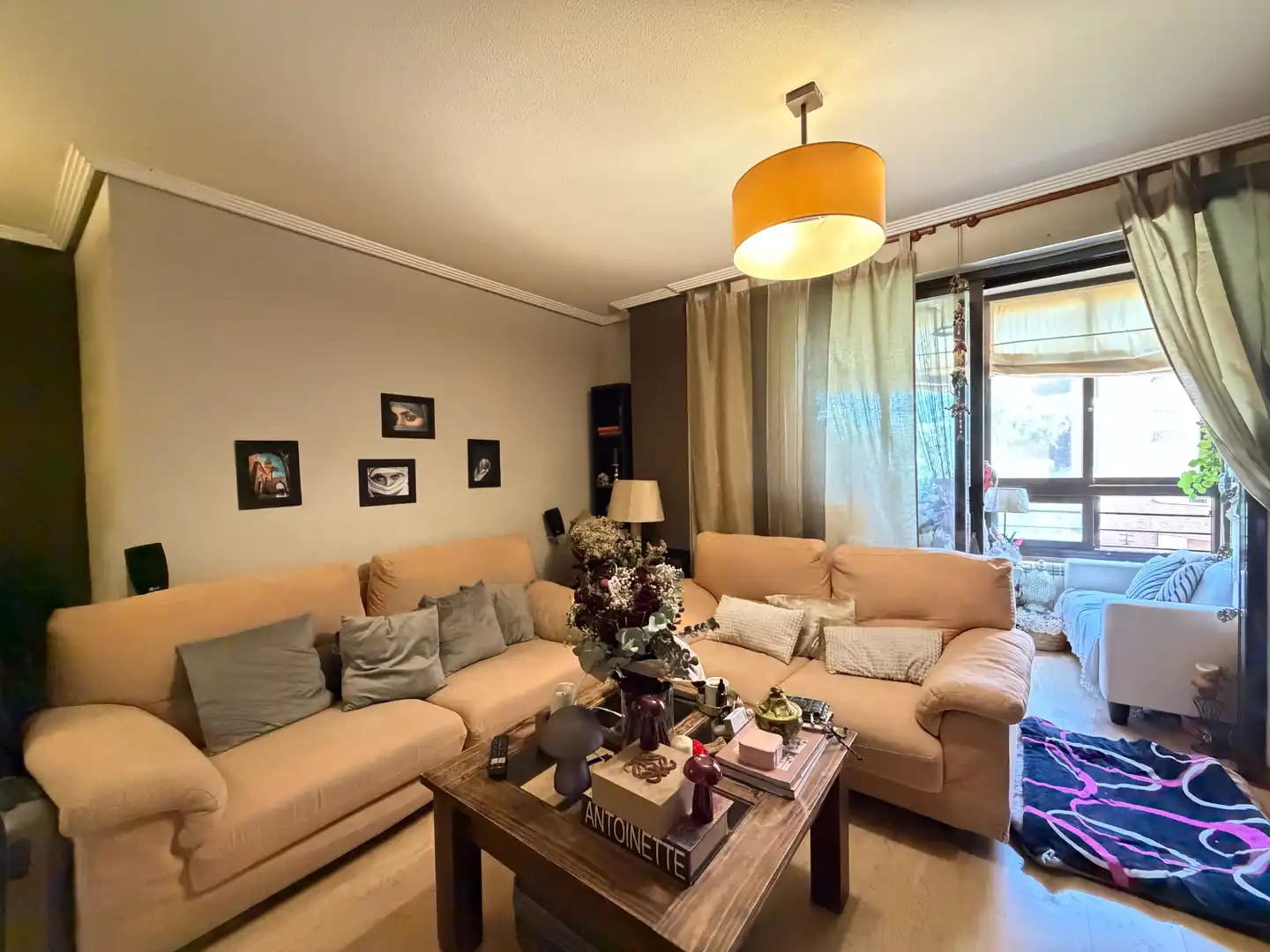 Sala d'estar de Pis en venda en Tres Cantos amb Calefacció, Terrassa i Moblat
