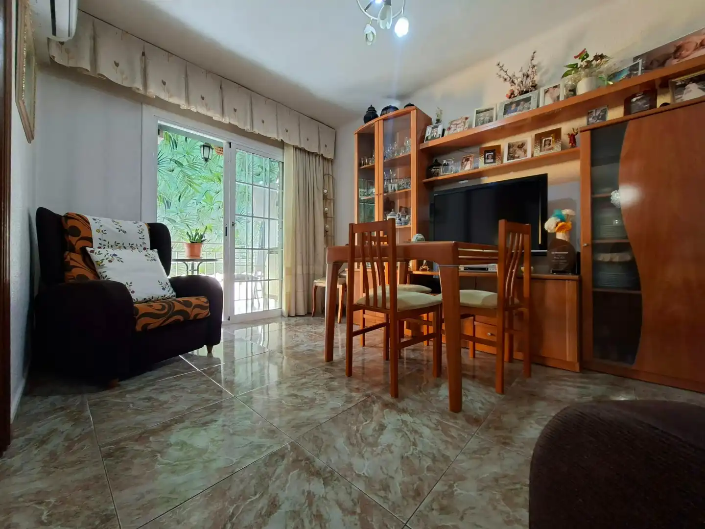 Piso con terraza en venta en Carrer de Granada, imagen 2