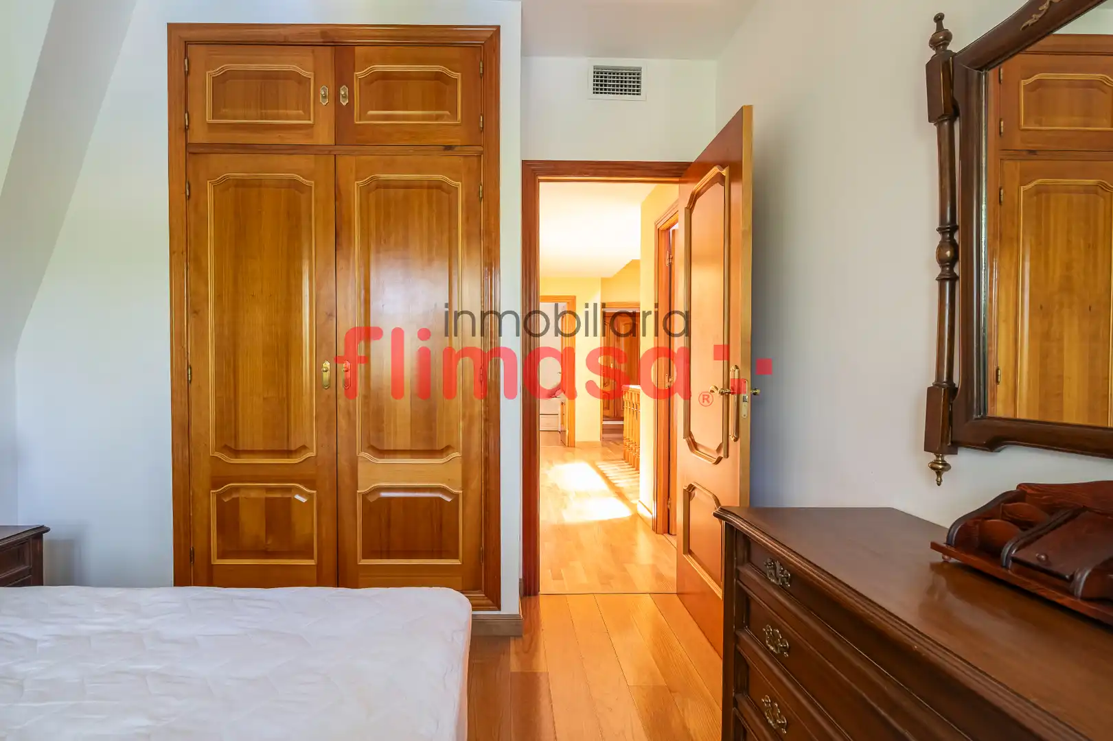 Habitación de Casa o chalet en venta en Villaviciosa de Odón con Aire acondicionado, Calefacción y Jardín privado