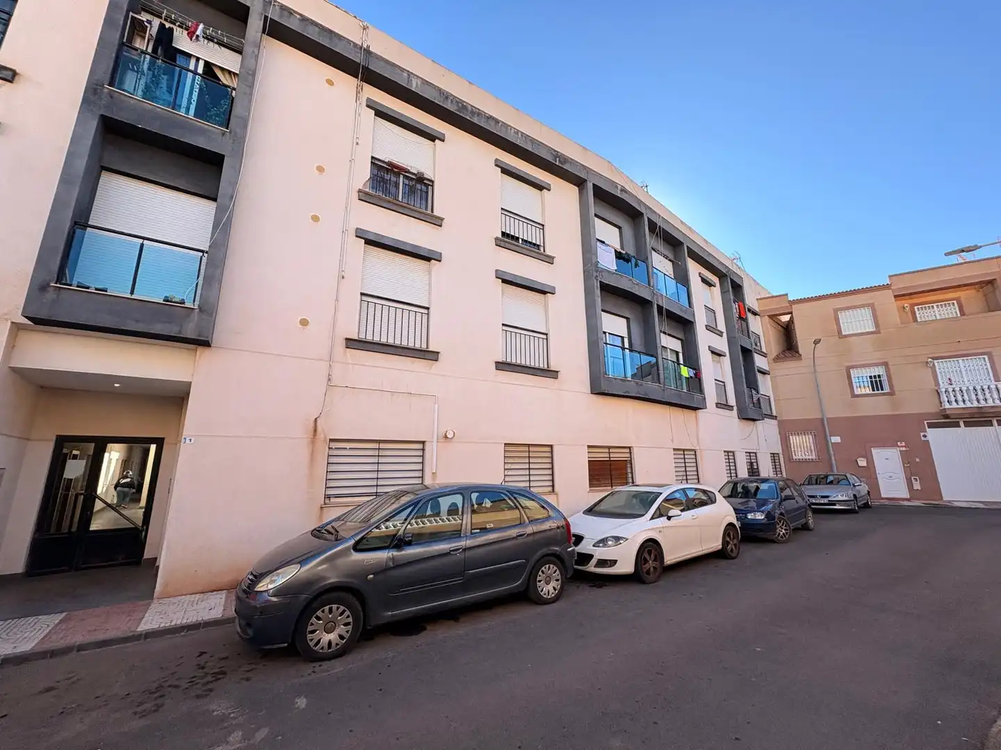 Exterior view of Flat for sale in Roquetas de Mar