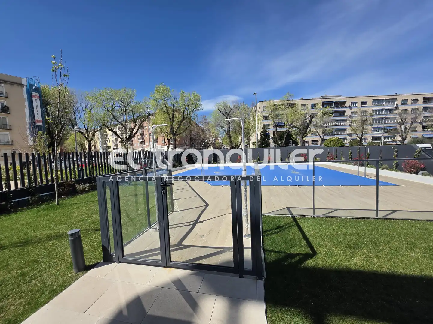 Swimming pool of Flat for rent in Madrid  with Air Conditioner, Terrace and Storage room
