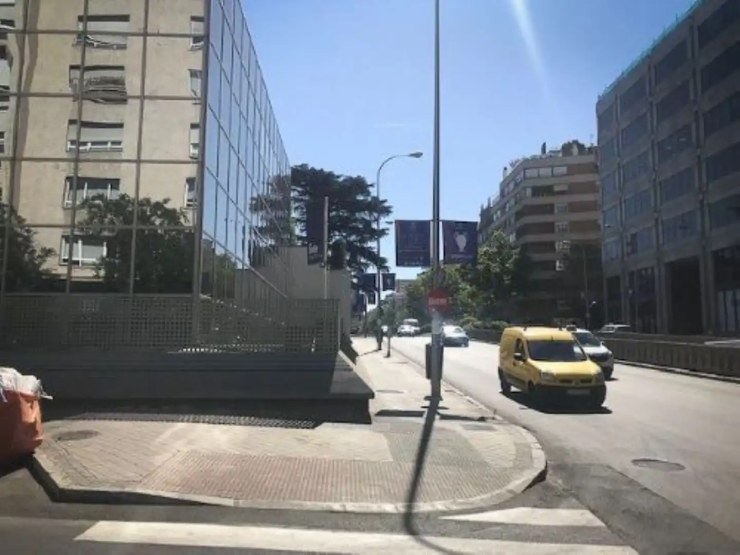 Garage for rent in ALVAREZ DE BAENA, Ríos Rosas - Nuevos Ministerios