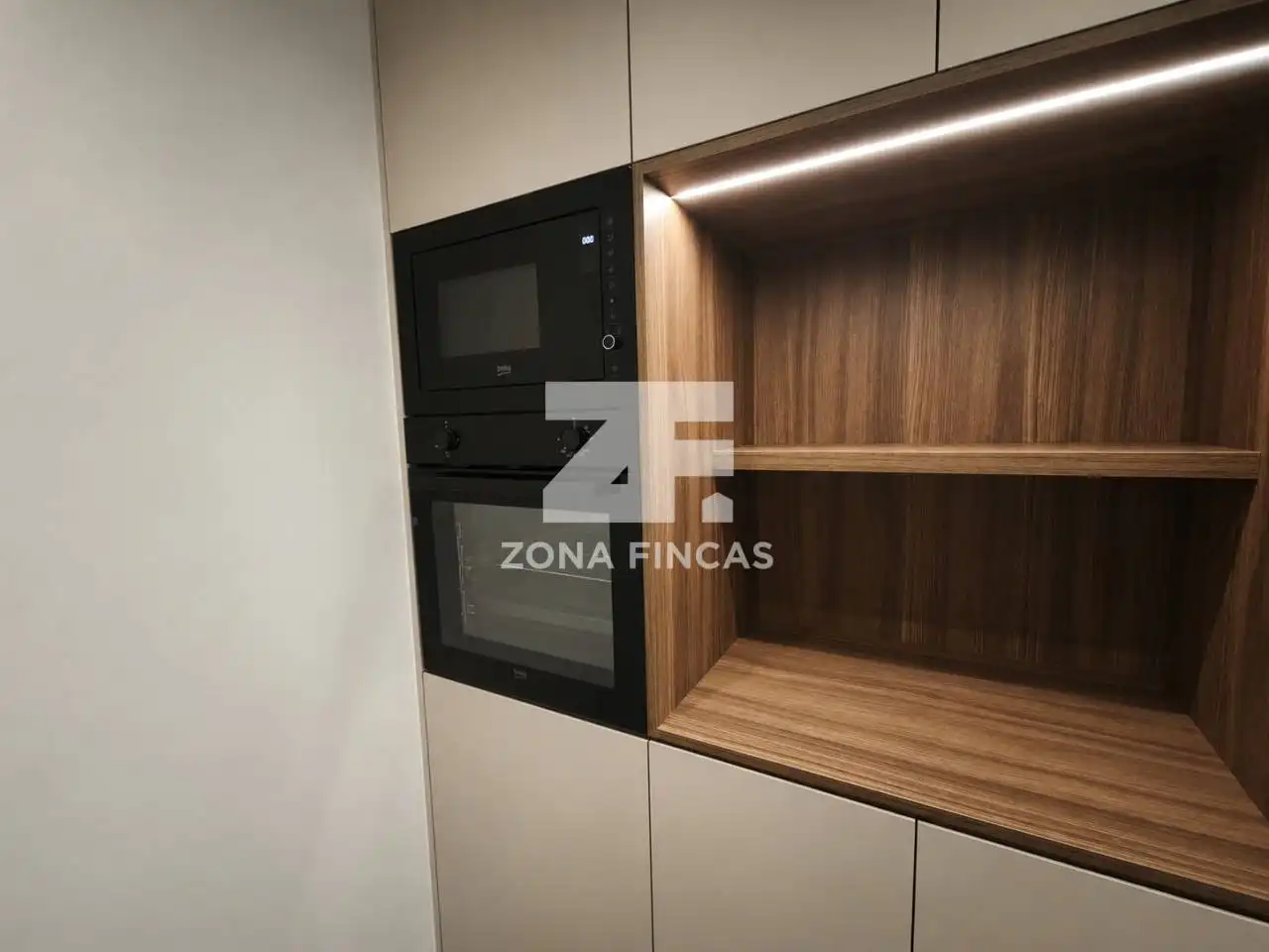 Cuina de Pis en venda en Badalona amb Aire condicionat, Calefacció i Parquet