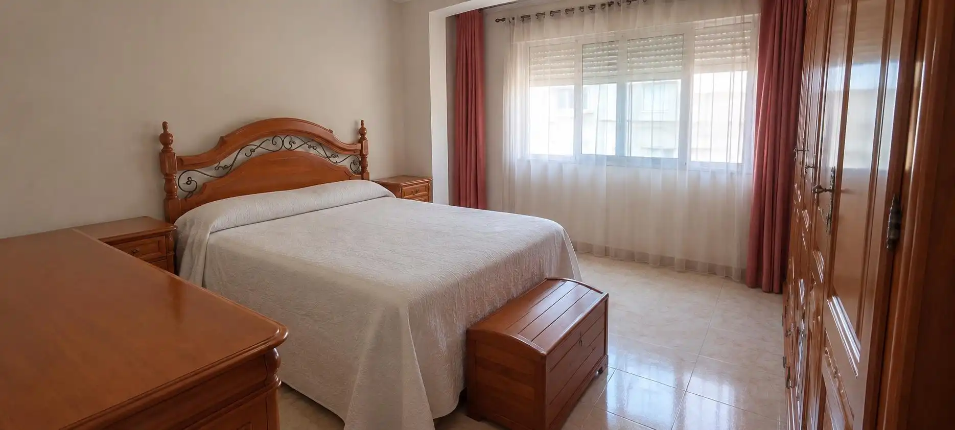 Piso en venta en La Línea de la Concepción, Cádiz