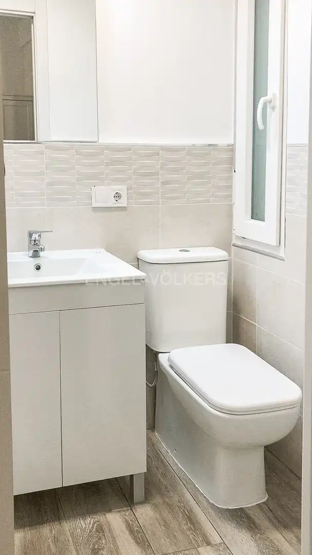 Baño de Piso en venta en Barcelona con Aire acondicionado, Calefacción y Terraza