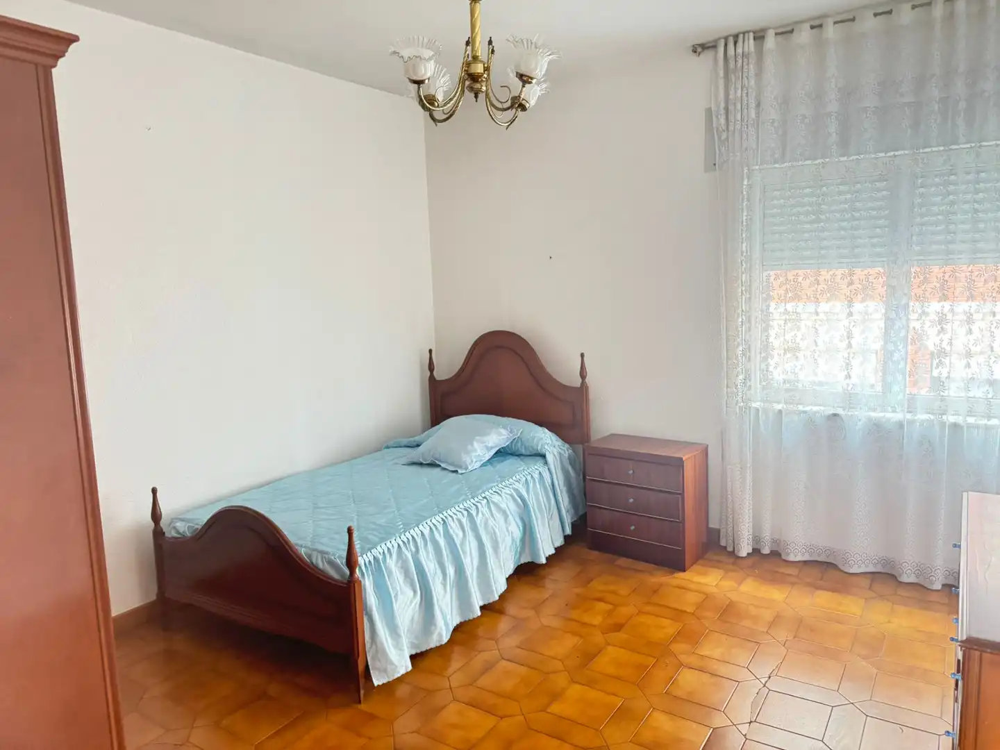 Habitación de Casa o chalet en venta en Valverde de la Virgen con Calefacción y Terraza