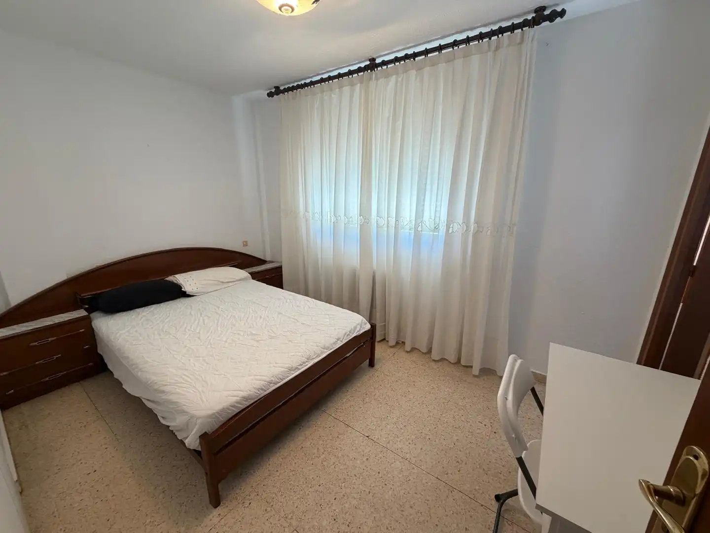 Schlafzimmer von Wohnung zur Miete in Lleida mit Klimaanlage, Heizung und Möbliert