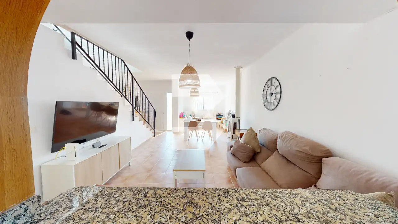 Wohnzimmer von Einfamilien-Reihenhaus zum Verkauf in Mutxamel mit Klimaanlage, Heizung und Terrasse