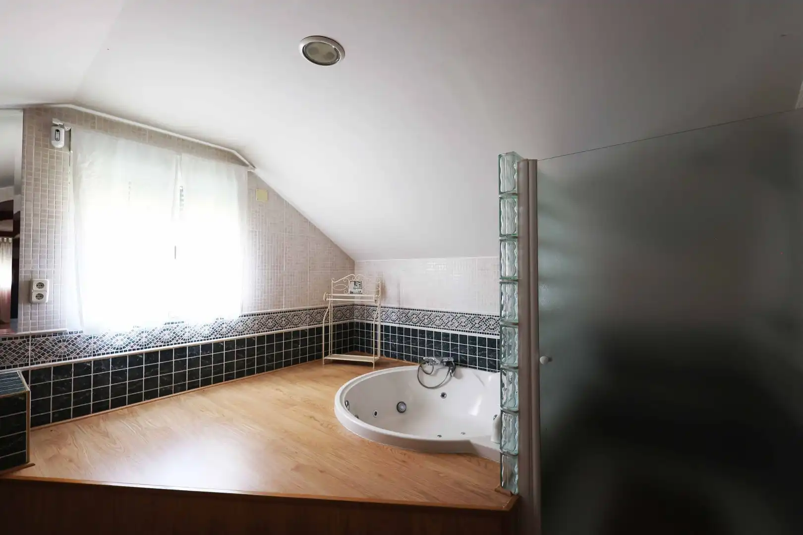 Baño de Casa o chalet en venta en Colmenarejo con Calefacción, Jardín privado y Terraza
