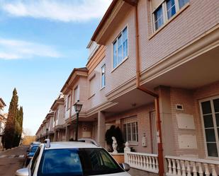 Vista exterior de Casa o xalet en venda en Palencia Capital amb Calefacció, Parquet i Terrassa