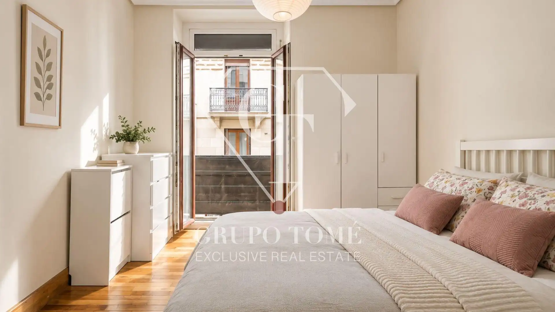 Habitación de Piso en venta en Donostia - San Sebastián  con Calefacción, Amueblado y Balcón