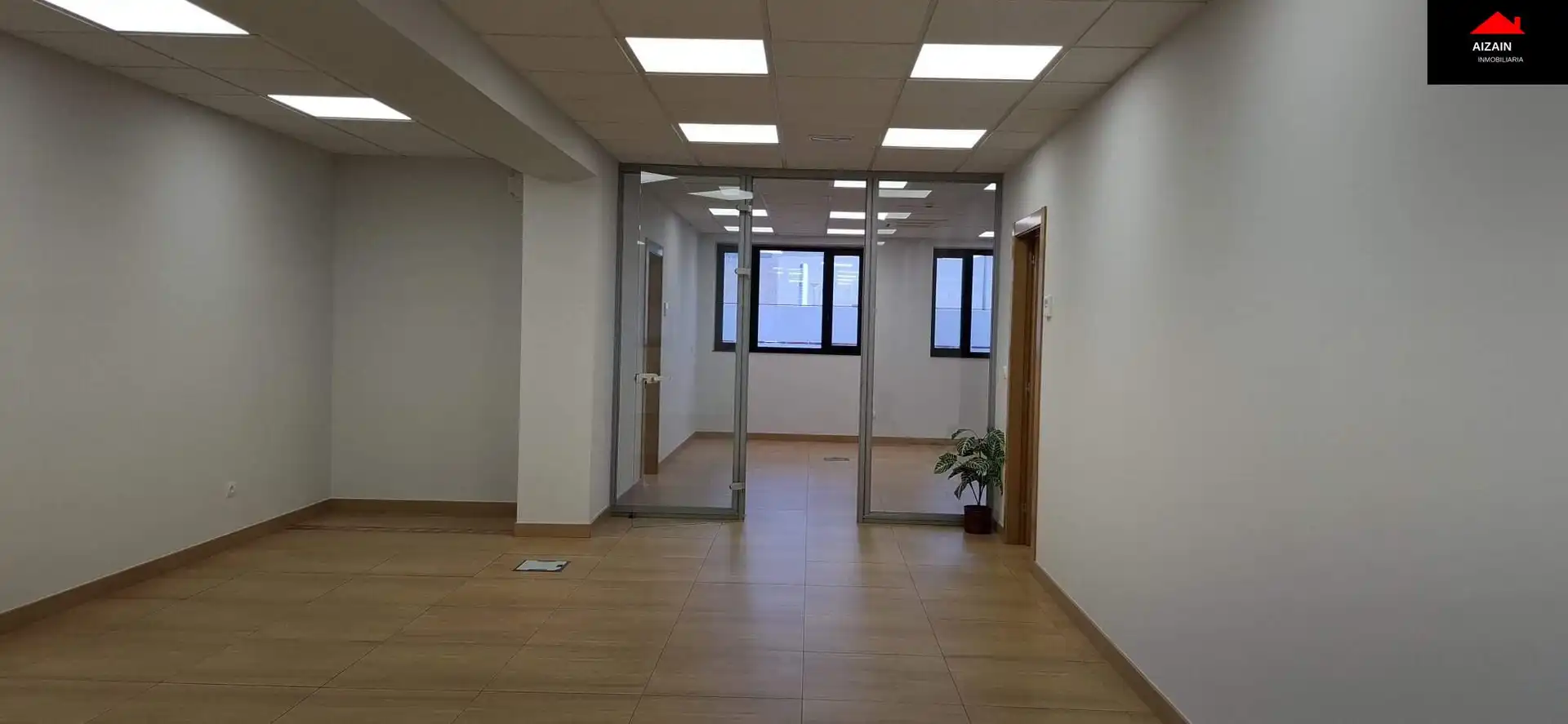 Bureau avec ascenseur à louer à Avenida de la Autonomía