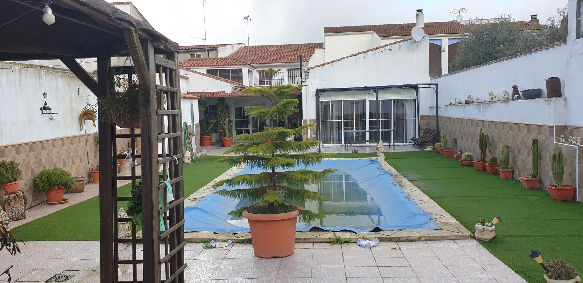 Haus mit Pool zum Verkauf in Parque de la Constitución 5a, imagen 2
